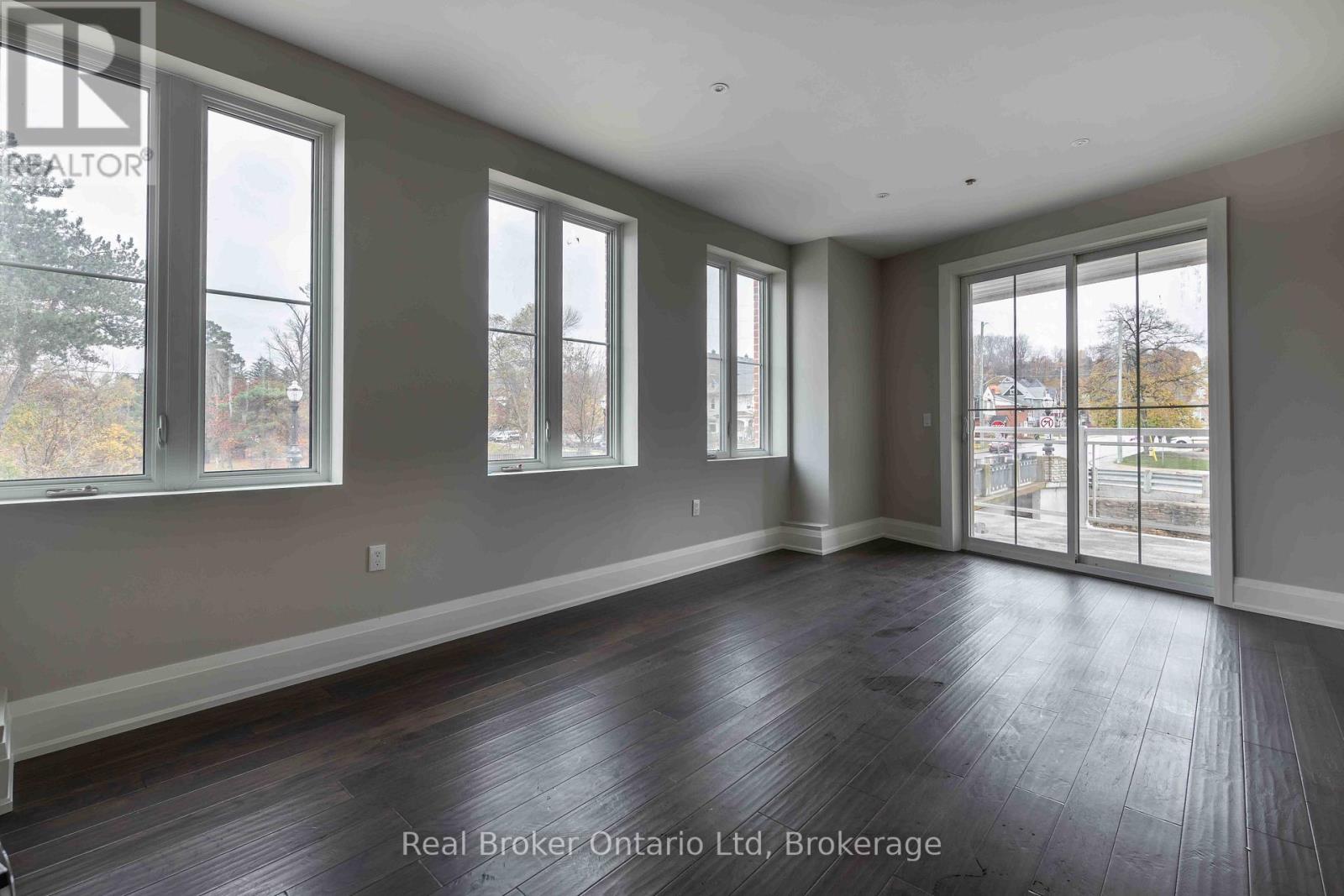 105 - 80 9th Street E, Owen Sound, Ontario  N4K 1N4 - Photo 2 - X12095962