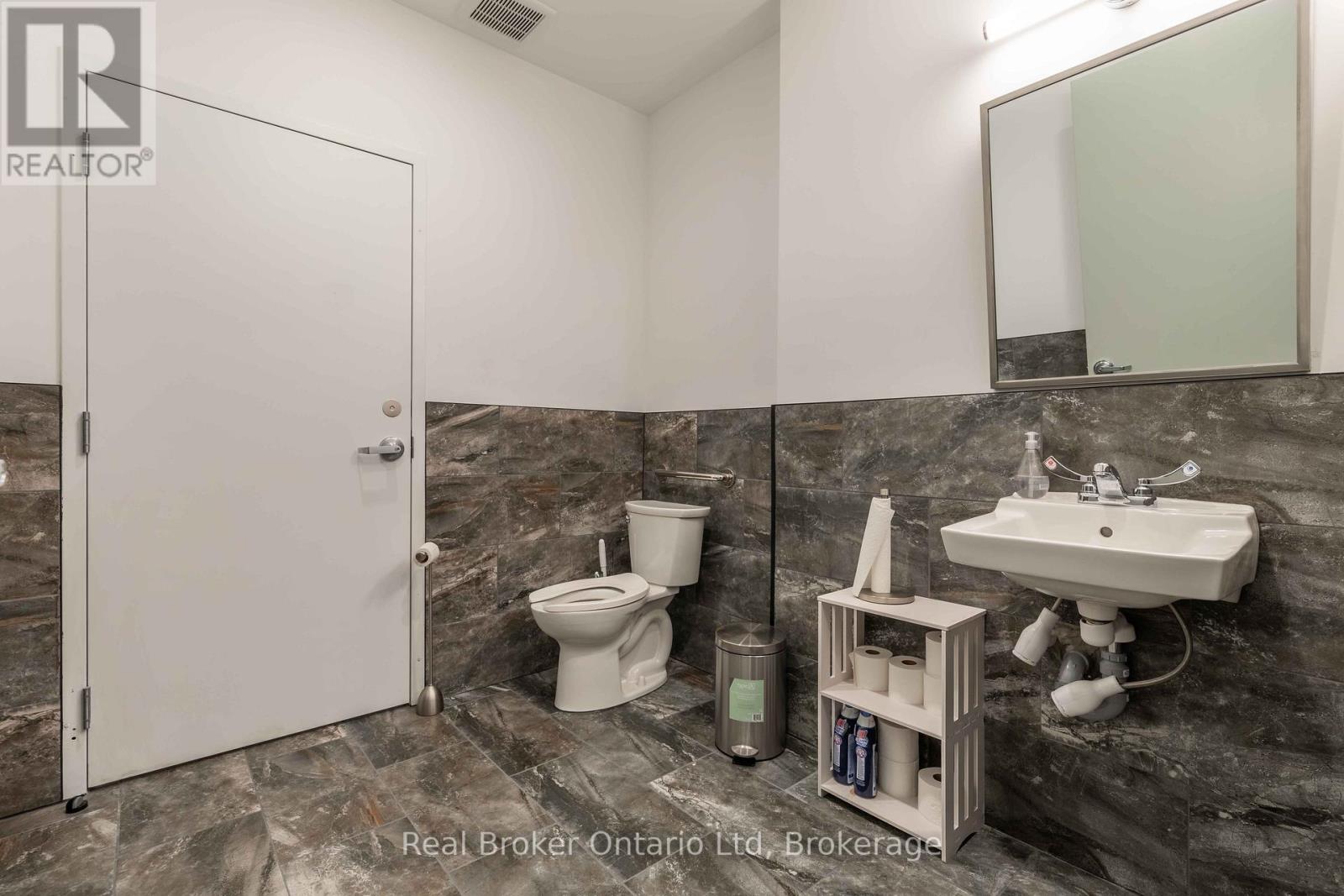 105 - 80 9th Street E, Owen Sound, Ontario  N4K 1N4 - Photo 6 - X12095962