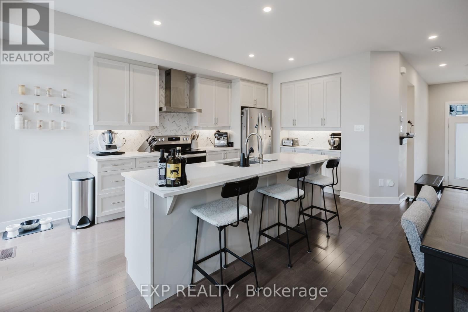 726 Twist Way, Ottawa, Ontario  K2V 0M8 - Photo 9 - X12095882