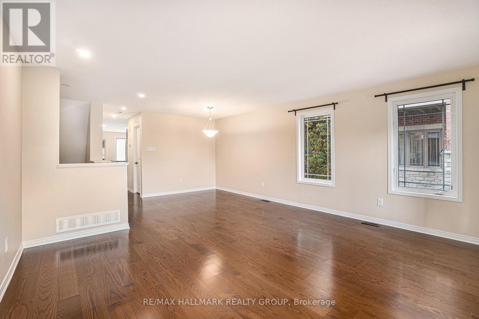 17 - 170 Den Haag Drive, Ottawa, Ontario  K1K 2V7 - Photo 14 - X12095918