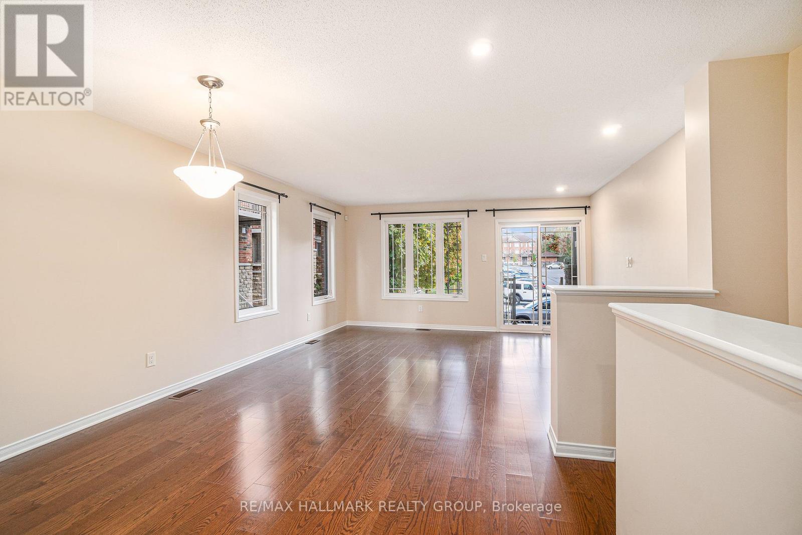 17 - 170 Den Haag Drive, Ottawa, Ontario  K1K 2V7 - Photo 15 - X12095918