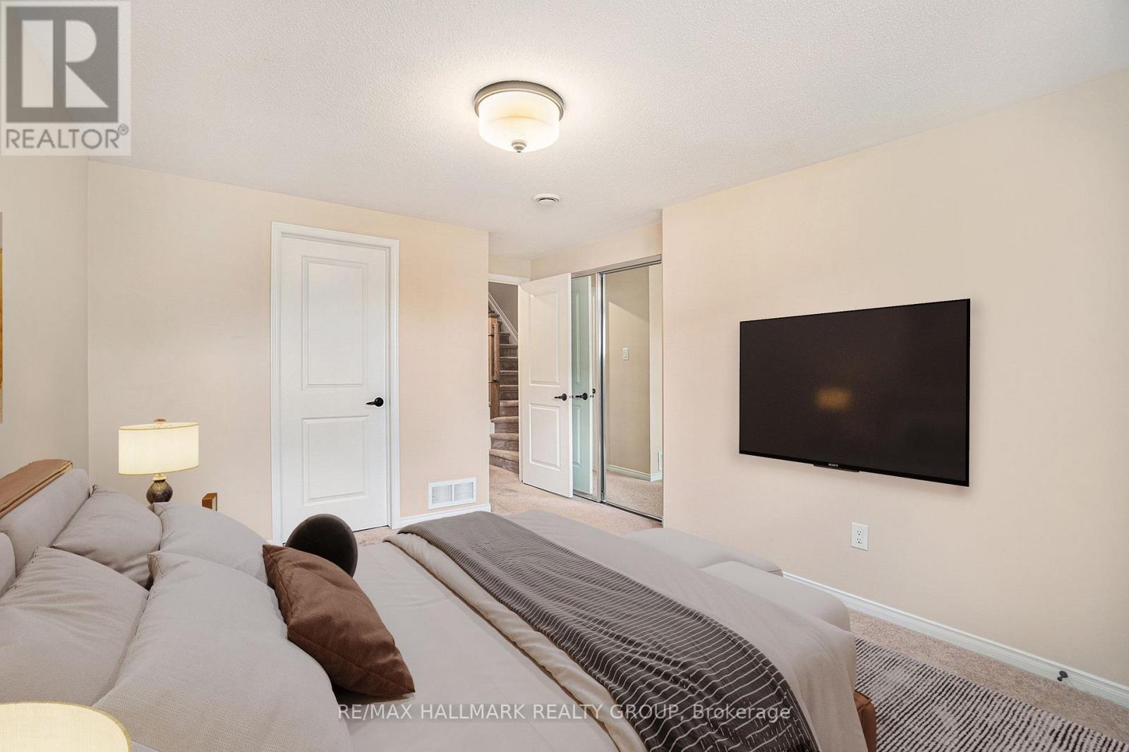 17 - 170 Den Haag Drive, Ottawa, Ontario  K1K 2V7 - Photo 20 - X12095918