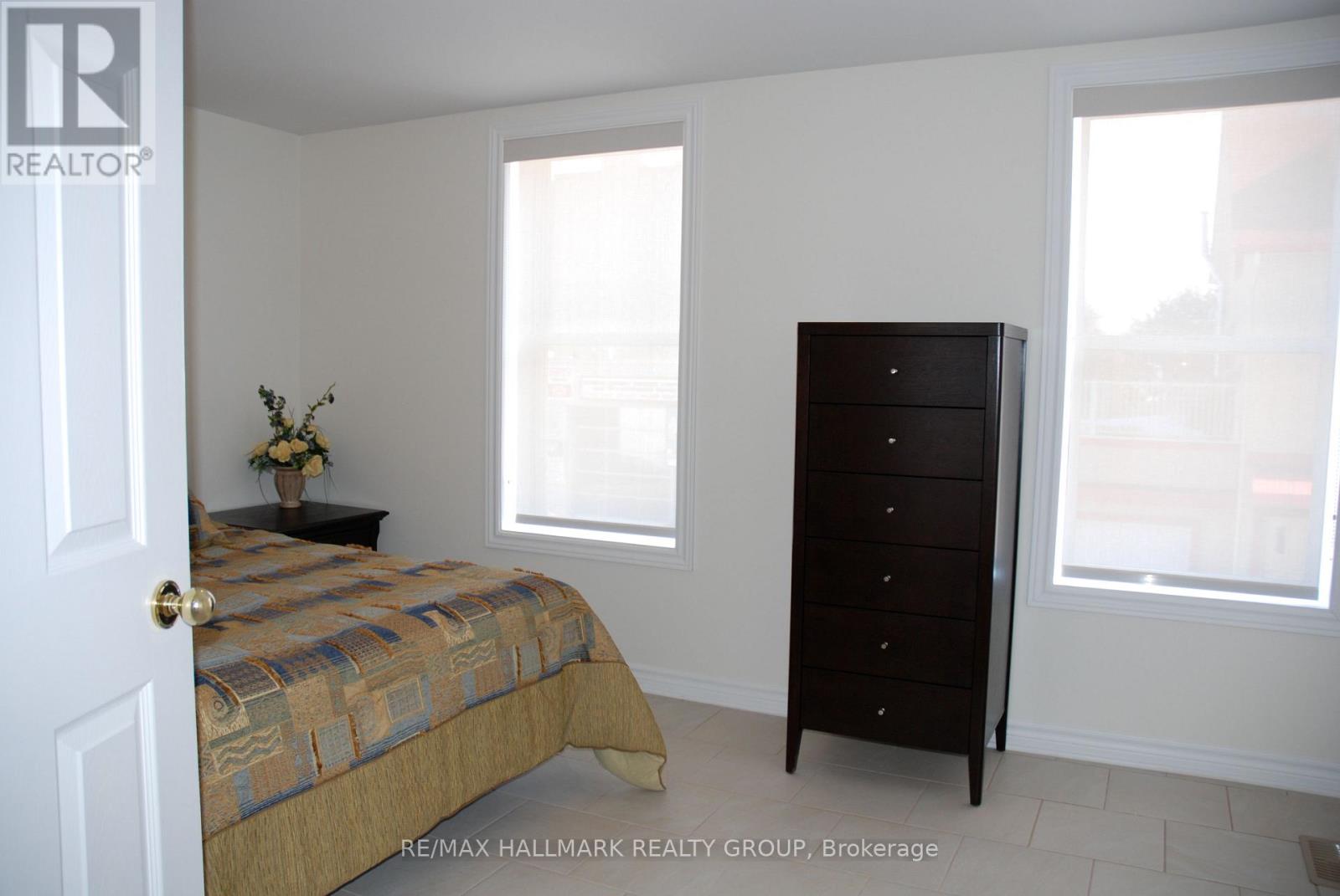 234 Cumberland Street, Ottawa, Ontario  K1N 5J1 - Photo 4 - X12095927