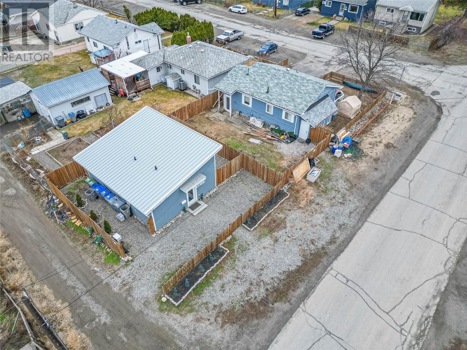1074 Surrey Avenue, Kamloops, British Columbia