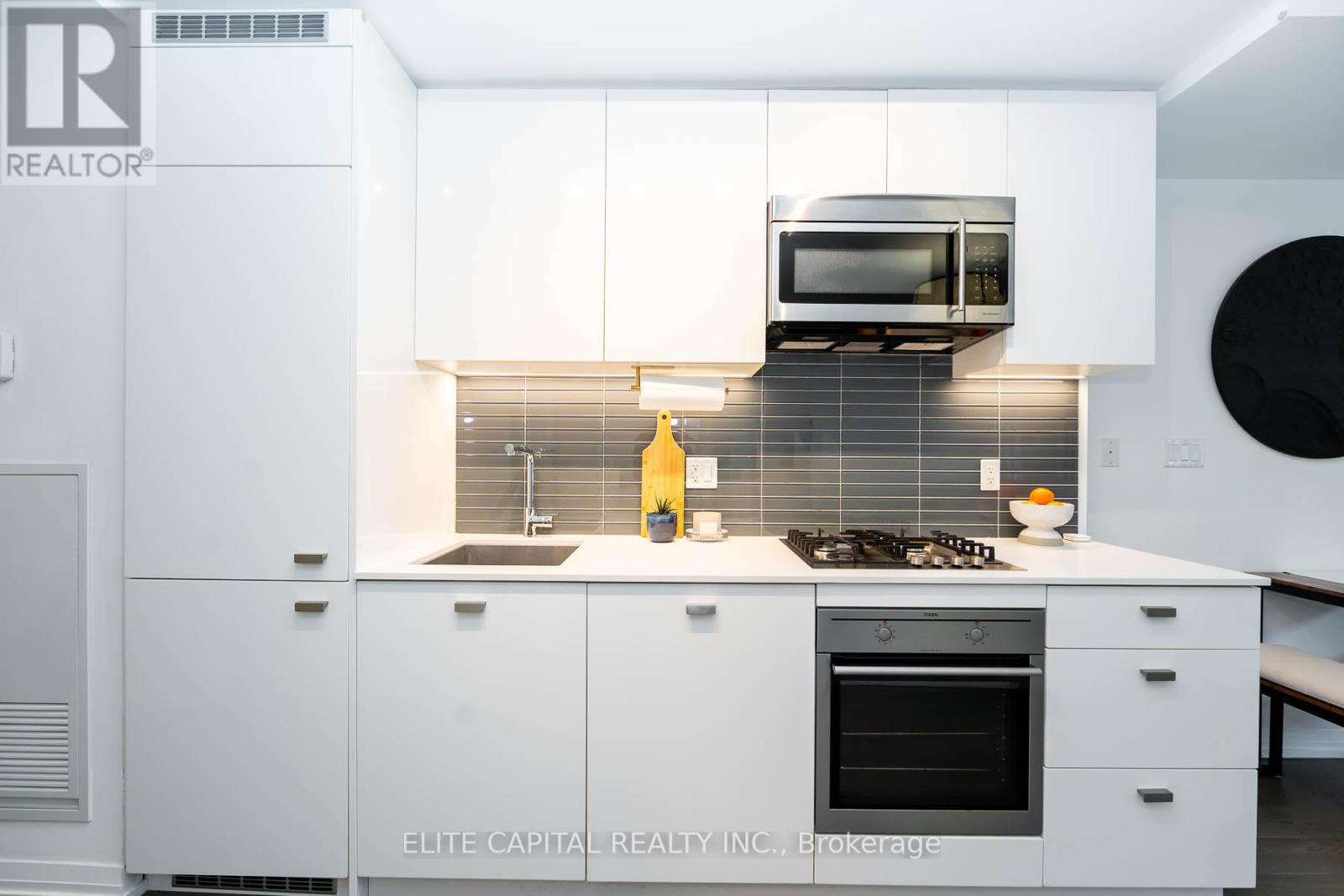 417 - 835 St Clair Avenue W, Toronto, Ontario  M6C 0A8 - Photo 4 - C12095907