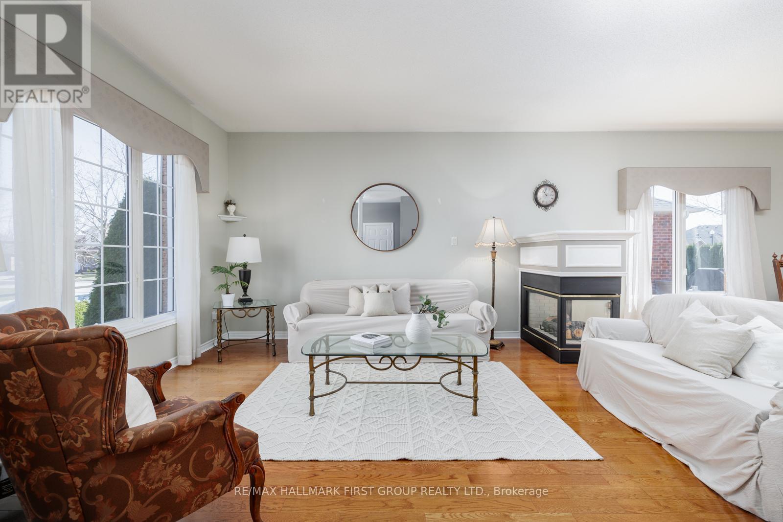 Property at 8 SOUTH GARDEN COURT image 4