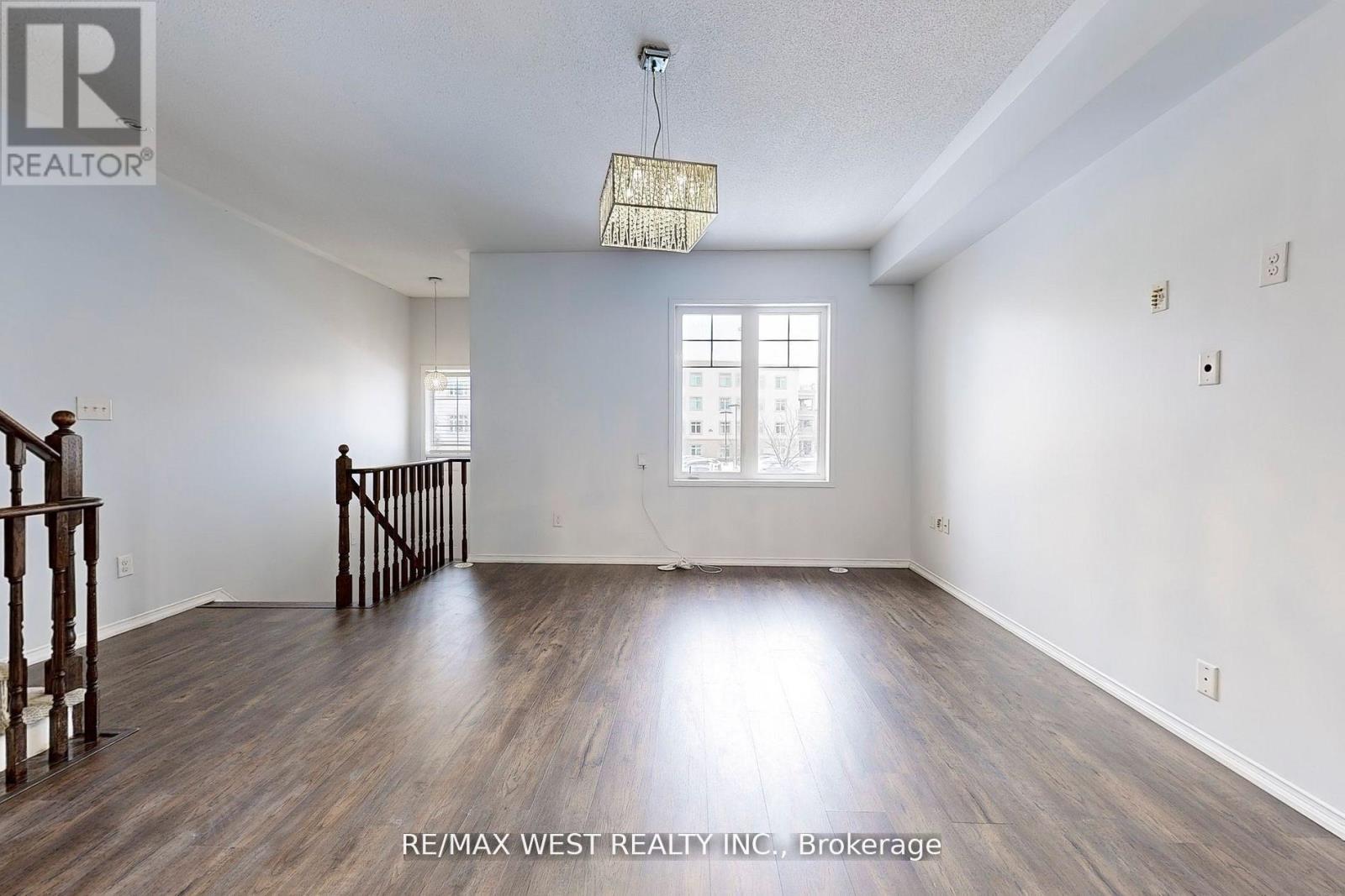 Property at 35 BELL ESTATE ROAD image 4
