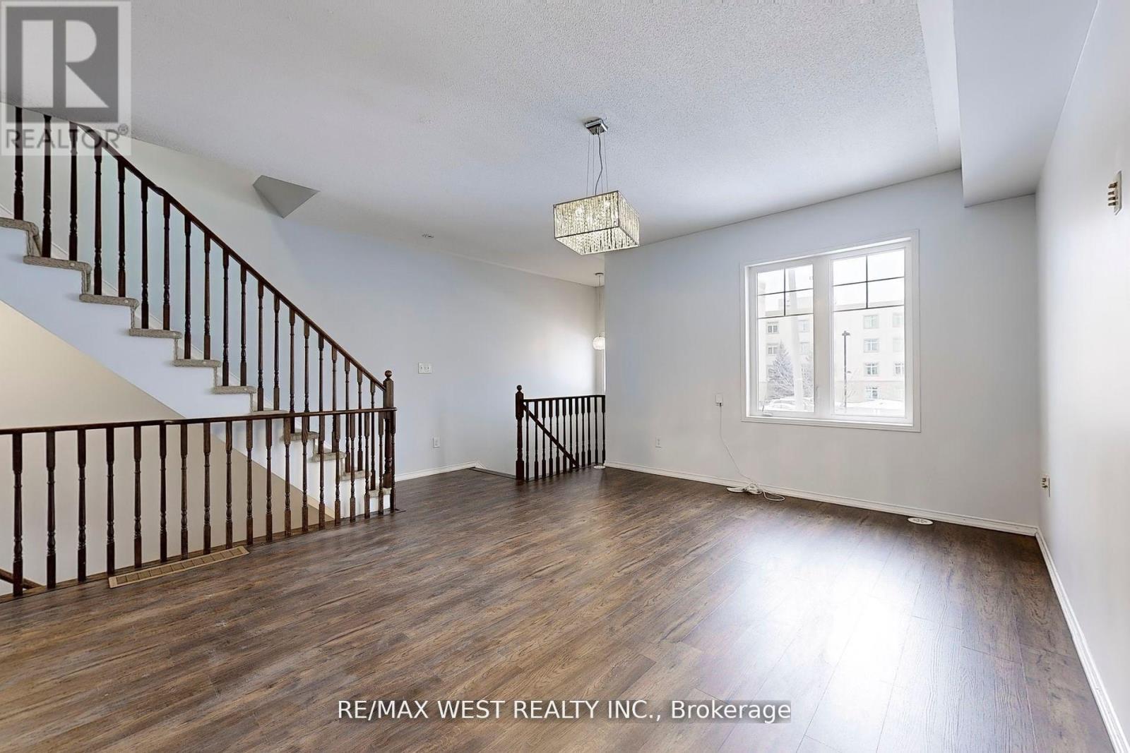 Property at 35 BELL ESTATE ROAD image 5