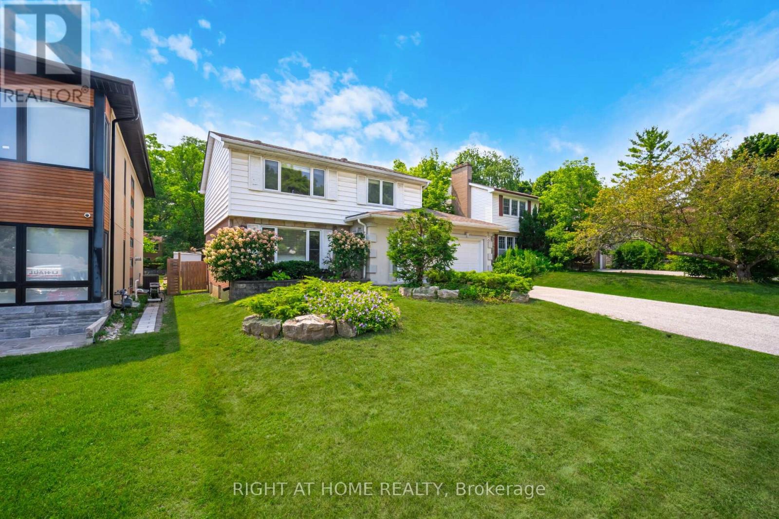 125 Woodward Avenue, Markham, Ontario  L3T 1G1 - Photo 2 - N12095787