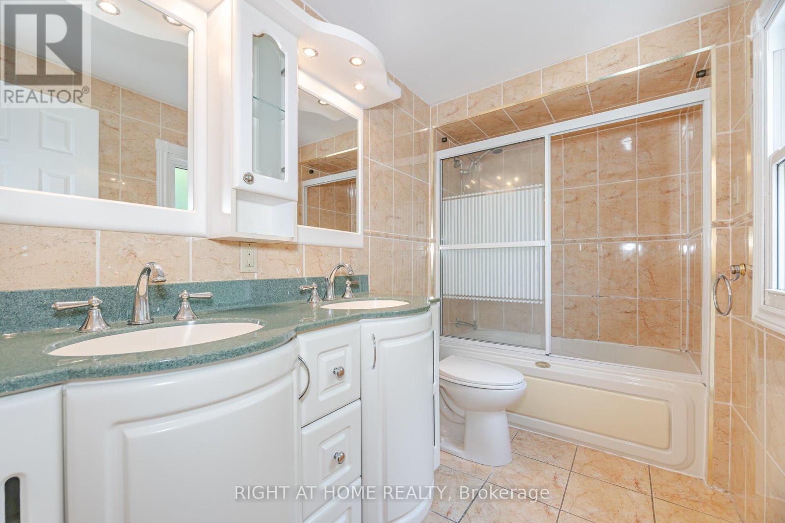 125 Woodward Avenue, Markham, Ontario  L3T 1G1 - Photo 26 - N12095787