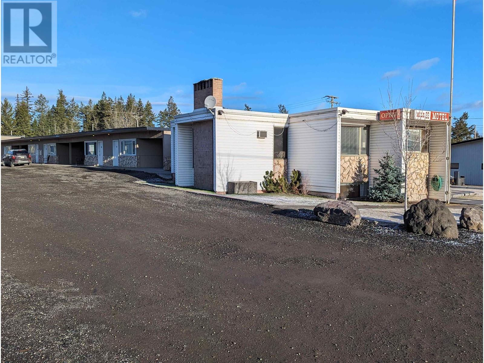 896 ALPINE AVENUE, 100 Mile House, British Columbia