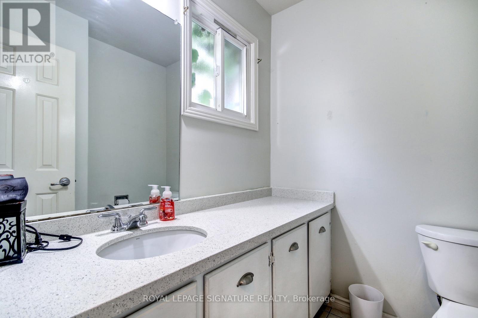 Property at 4188 MARTLEN CRESCENT image 4