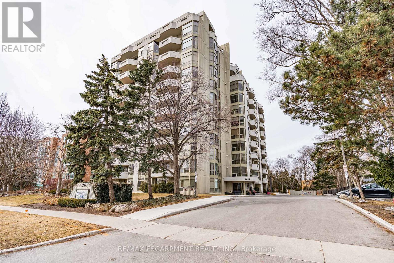 Property at 208 - 1237 NORTH SHORE BOULEVARD E image 2