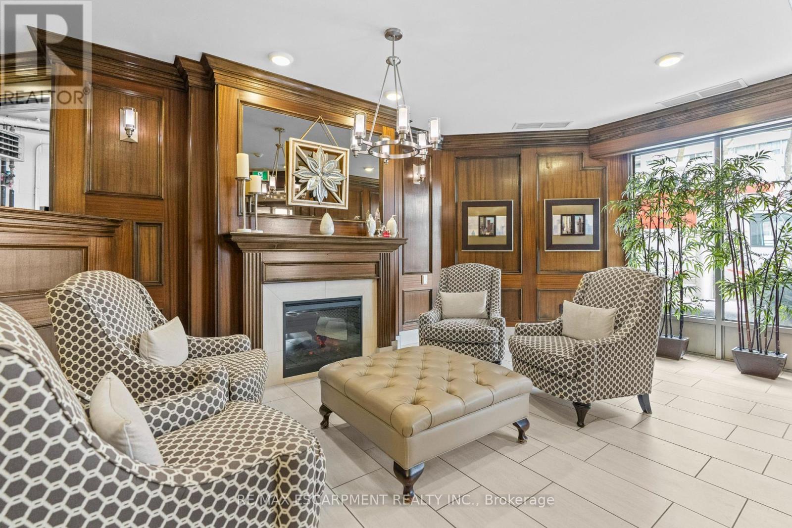 Property at 208 - 1237 NORTH SHORE BOULEVARD E image 4
