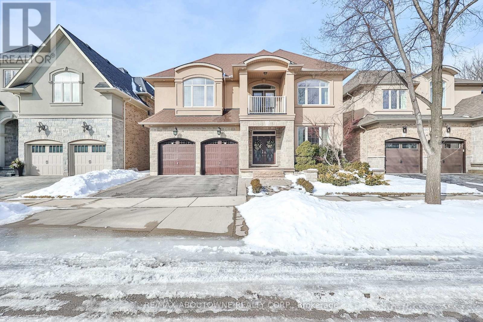 526 Hidden Trail, Oakville, Ontario  L6M 0N3 - Photo 1 - W12095940