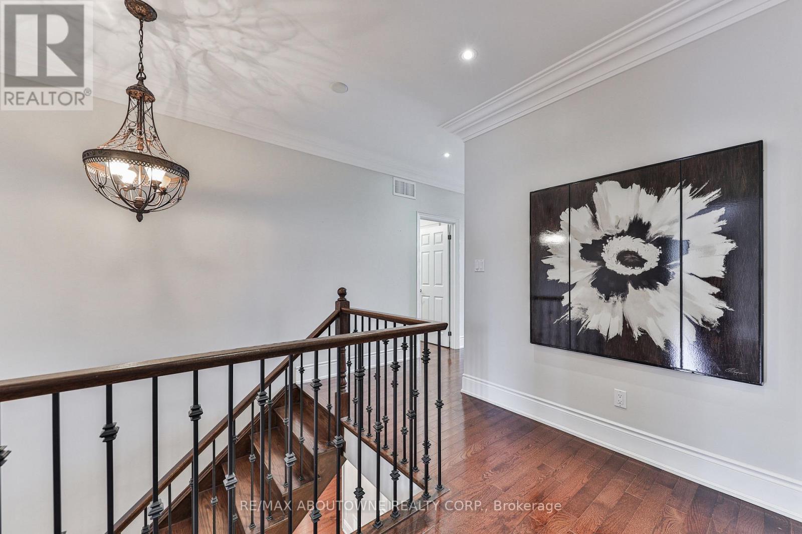 526 Hidden Trail, Oakville, Ontario  L6M 0N3 - Photo 16 - W12095940