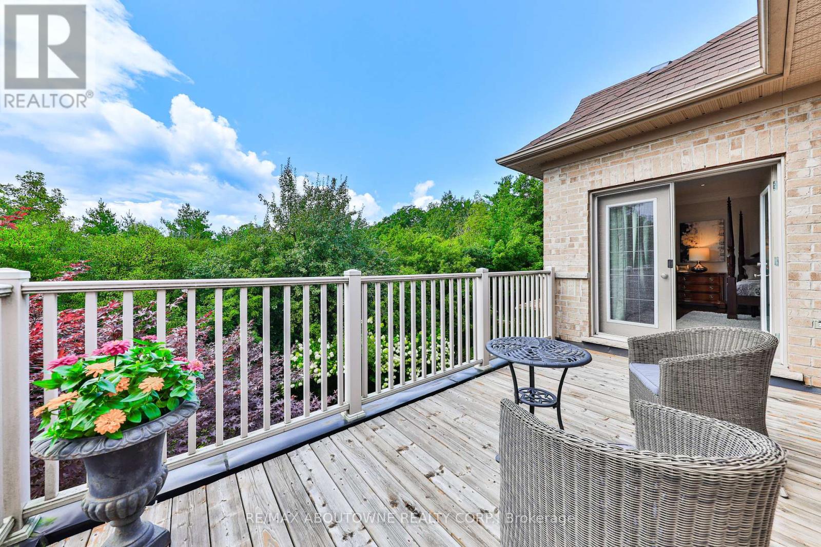 526 Hidden Trail, Oakville, Ontario  L6M 0N3 - Photo 19 - W12095940