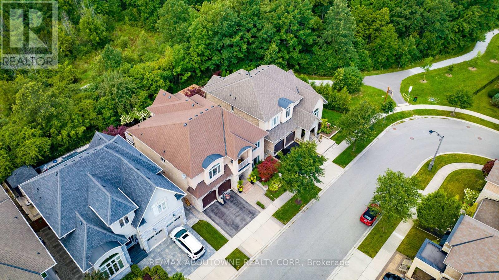526 Hidden Trail, Oakville, Ontario  L6M 0N3 - Photo 35 - W12095940