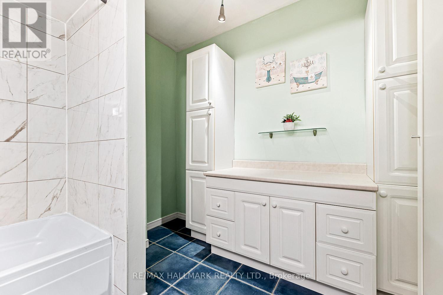 701 - 5 Frith Road, Toronto, Ontario  M3N 2L5 - Photo 12 - W12095961
