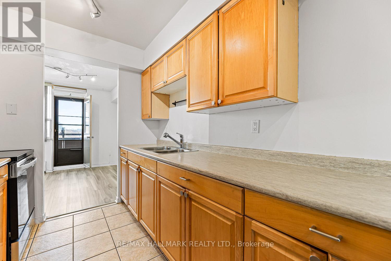 701 - 5 Frith Road, Toronto, Ontario  M3N 2L5 - Photo 7 - W12095961