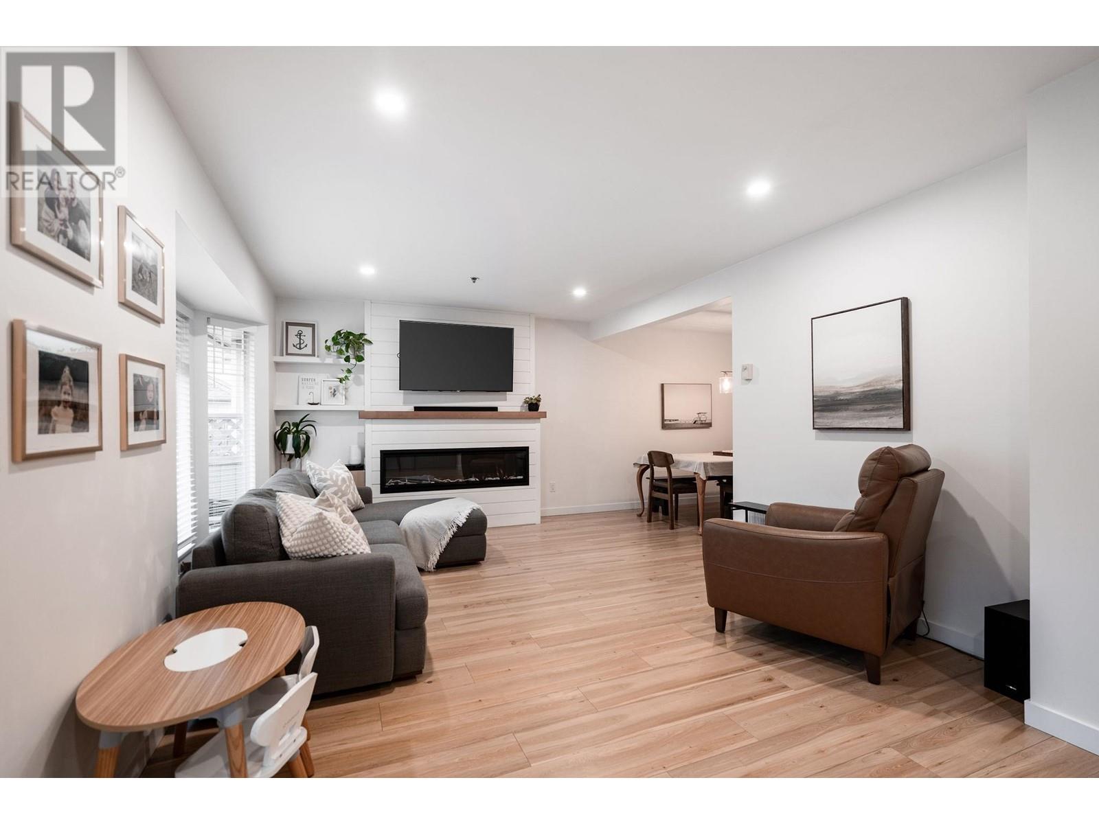 Property at 14 19051 119 AVENUE image 2