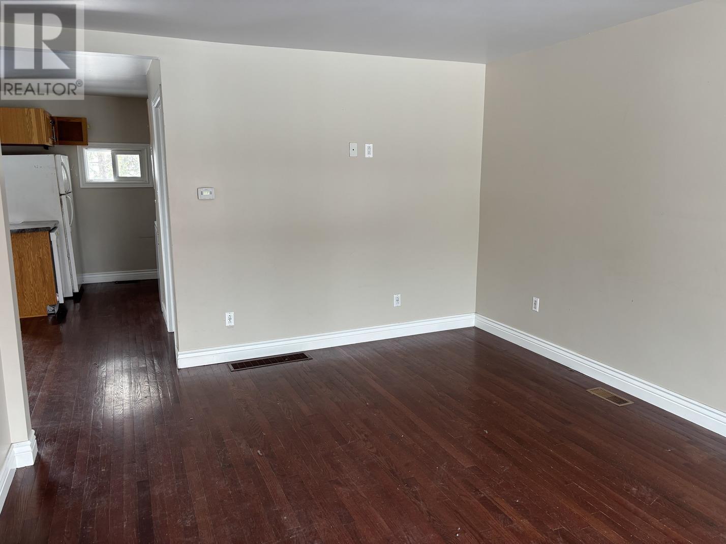 417 Dovercourt Rd, Sault Ste. Marie, Ontario  P6C 2A8 - Photo 3 - SM250816
