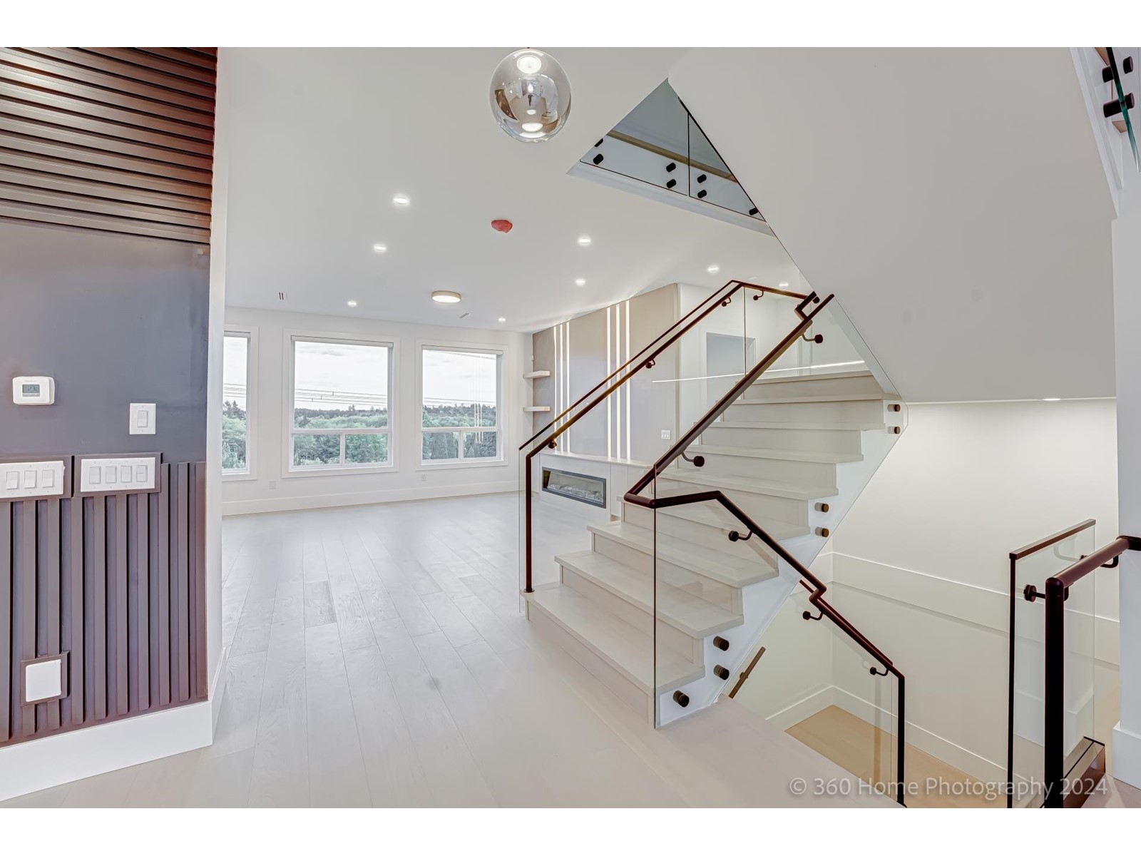 Property at 15432 76B AVENUE image 3
