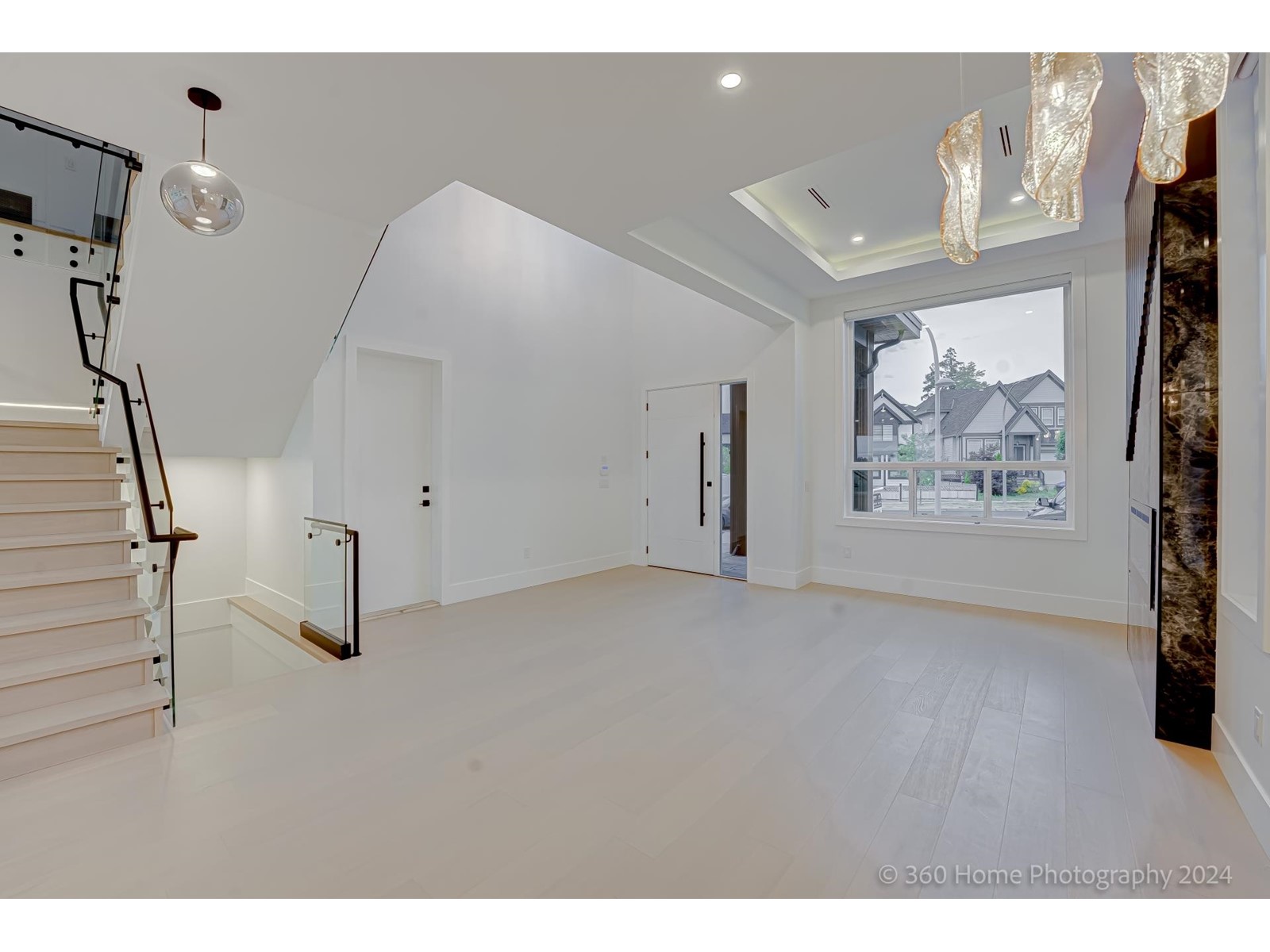 Property at 15432 76B AVENUE image 2