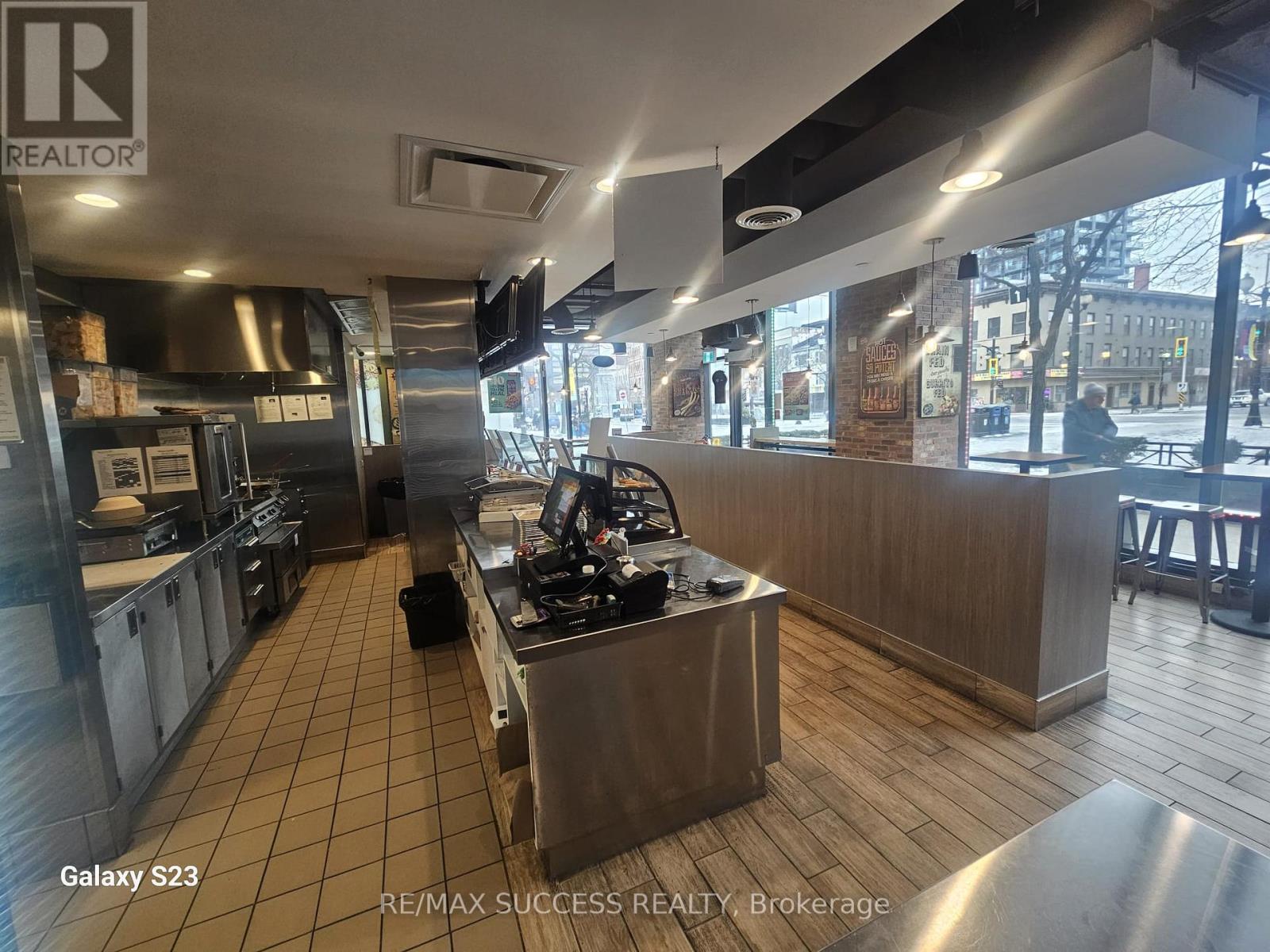 110 King Street E, Hamilton, Ontario  L8N 1A8 - Photo 8 - X12095752