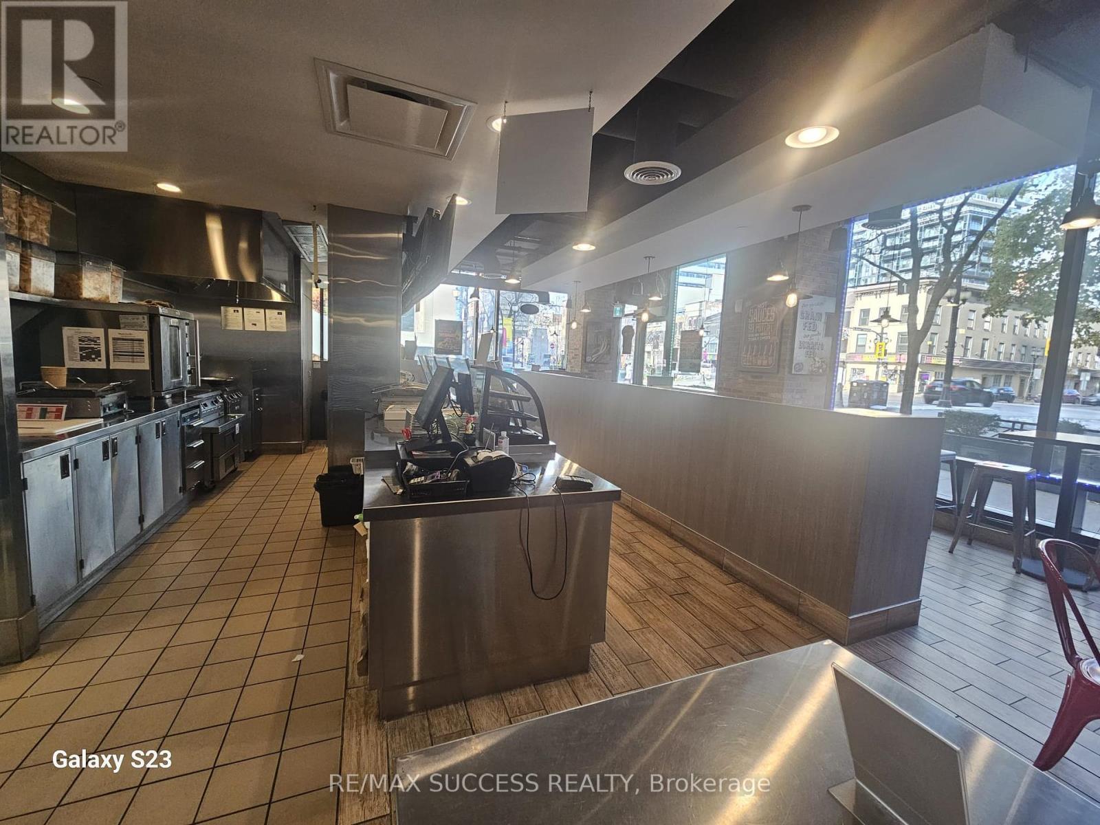 110 King Street E, Hamilton, Ontario  L8N 1A8 - Photo 9 - X12095752