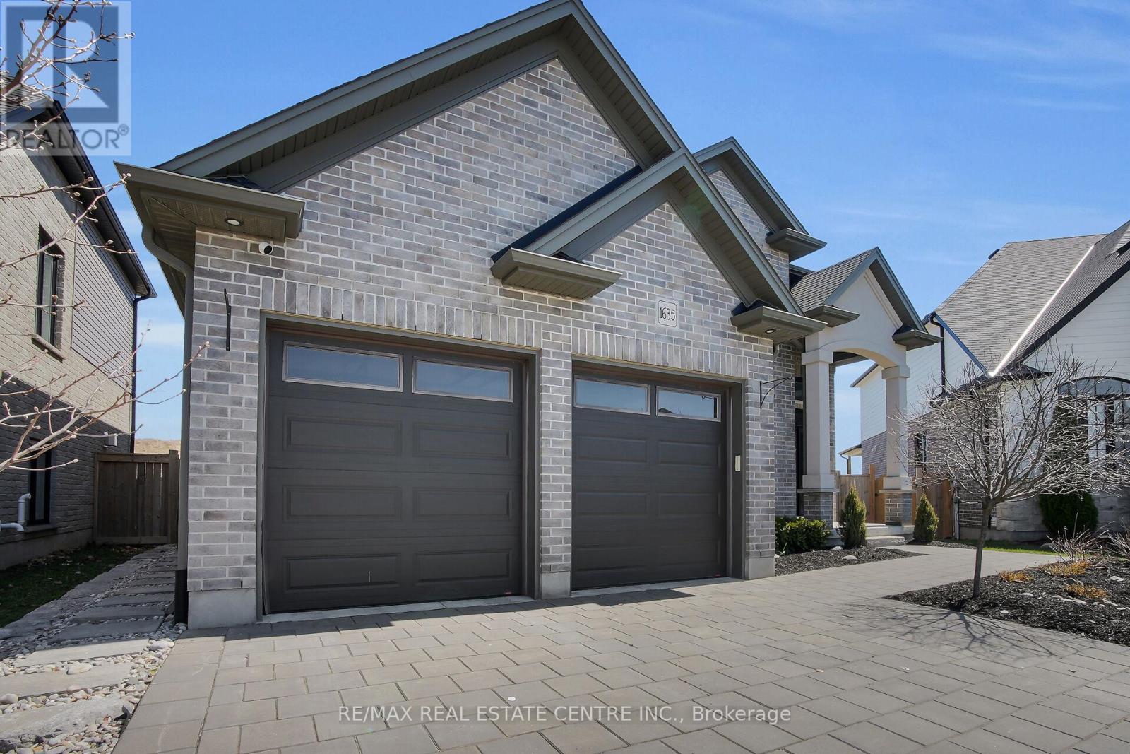 Photo 9 of 50 for 1635 Sandridge Avenue