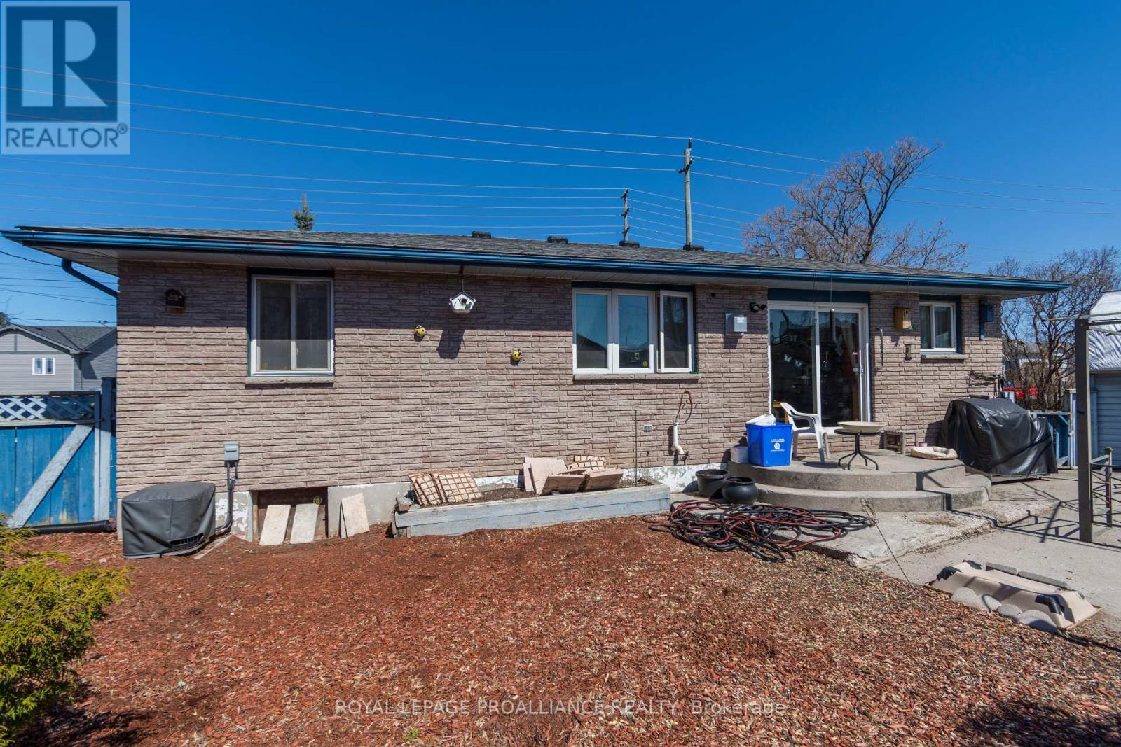11 Mcfarland Drive, Belleville (Belleville Ward), Ontario  K8N 2X3 - Photo 21 - X12095979