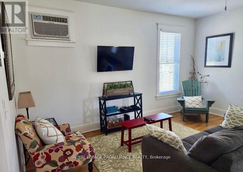 Property at 38 MEADOW VIEW LANE image 4