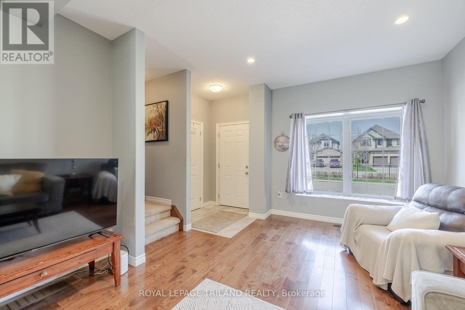 Property at 222 - 3320 MEADOWGATE BOULEVARD image 4