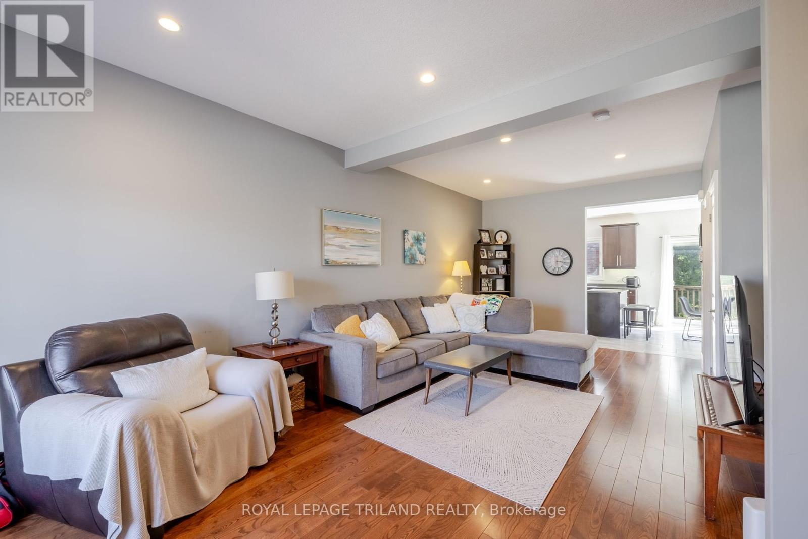 222 - 3320 Meadowgate Boulevard, London South, Ontario  N6M 0A7 - Photo 7 - X12095977