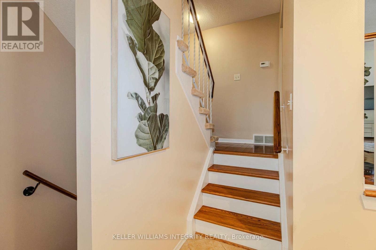 6 Beaufort Drive, Ottawa, Ontario  K2L 1Z4 - Photo 10 - X12091845
