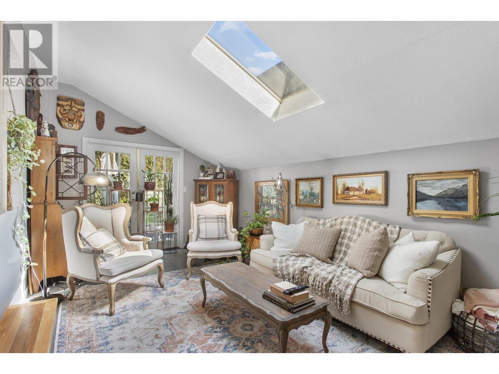 Property at 1232 W 21ST STREET image 3