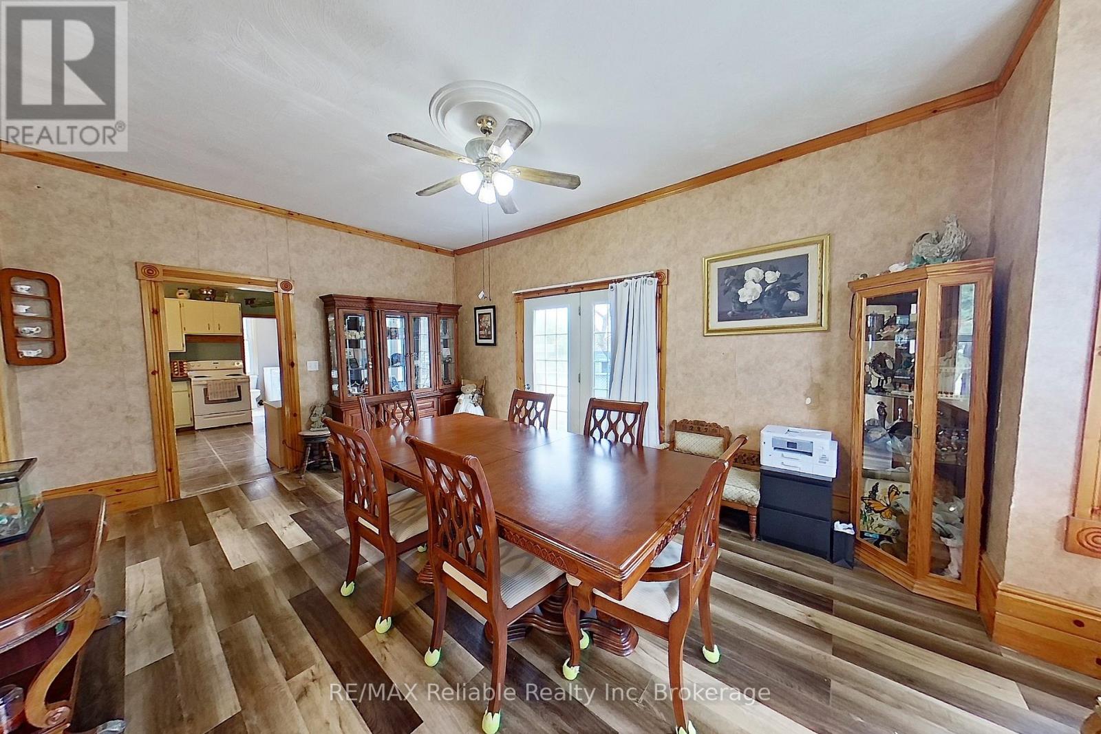 40323 Huron Road, Central Huron, Ontario  N0M 1L0 - Photo 12 - X12095999