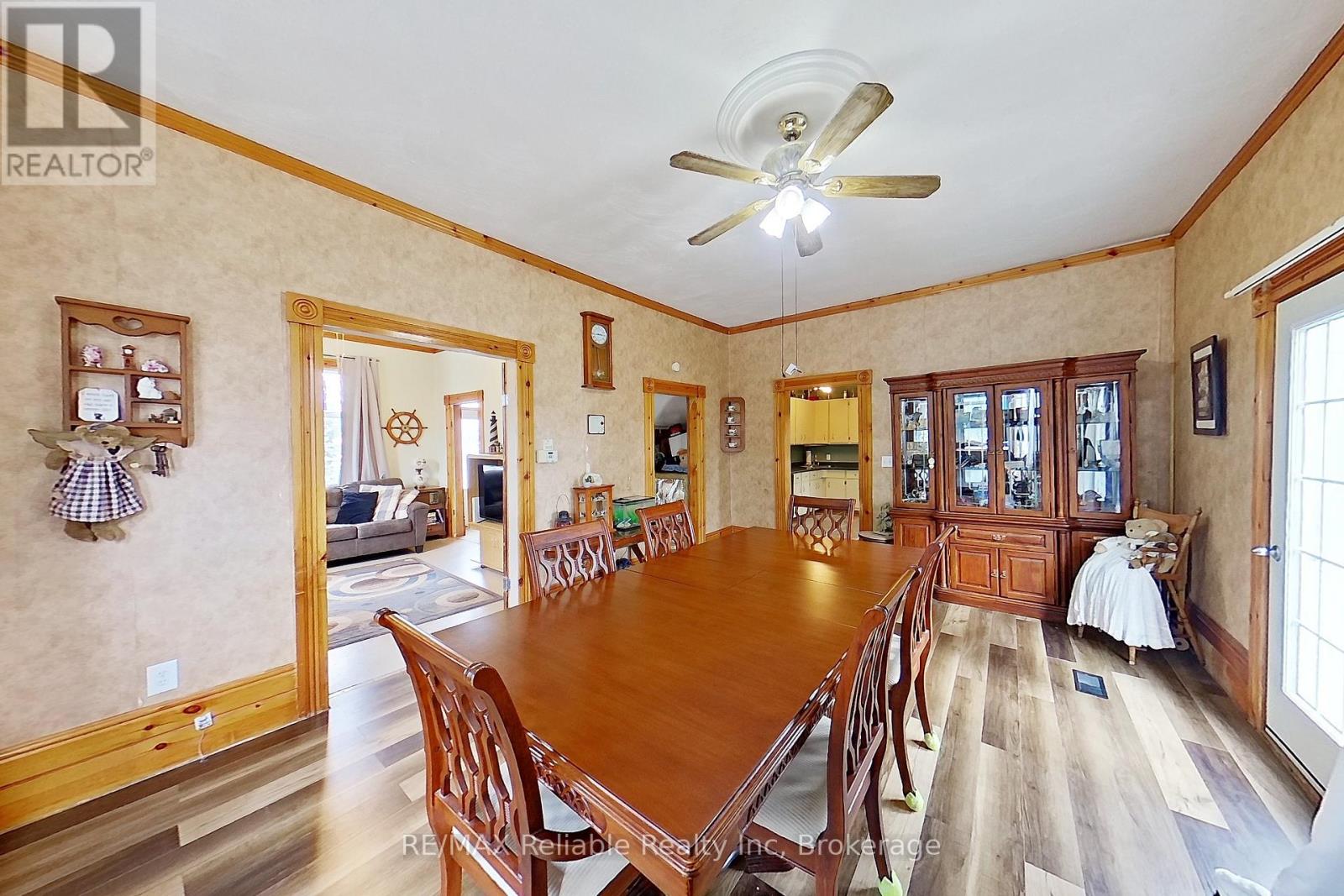 40323 Huron Road, Central Huron, Ontario  N0M 1L0 - Photo 13 - X12095999