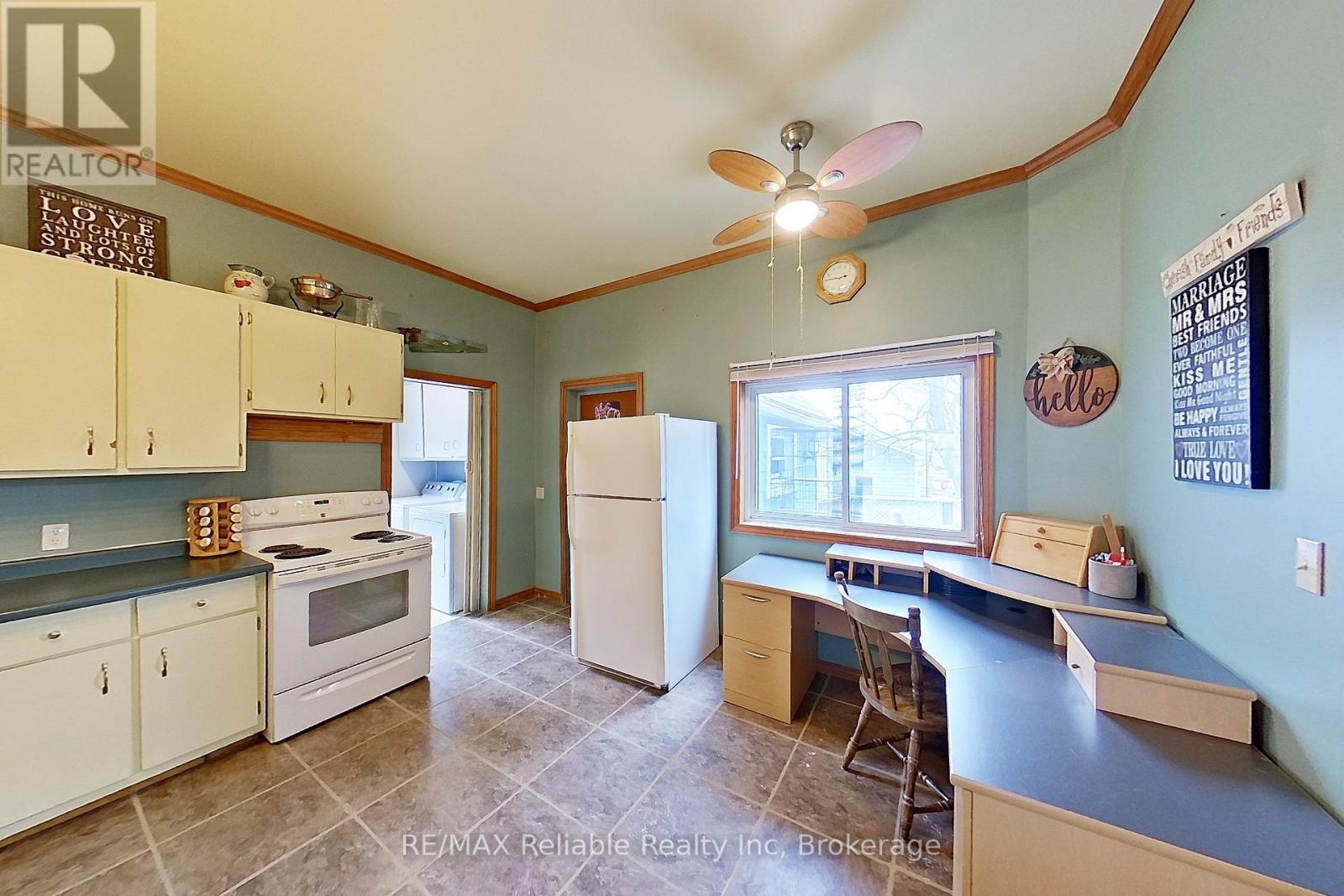 40323 Huron Road, Central Huron, Ontario  N0M 1L0 - Photo 18 - X12095999