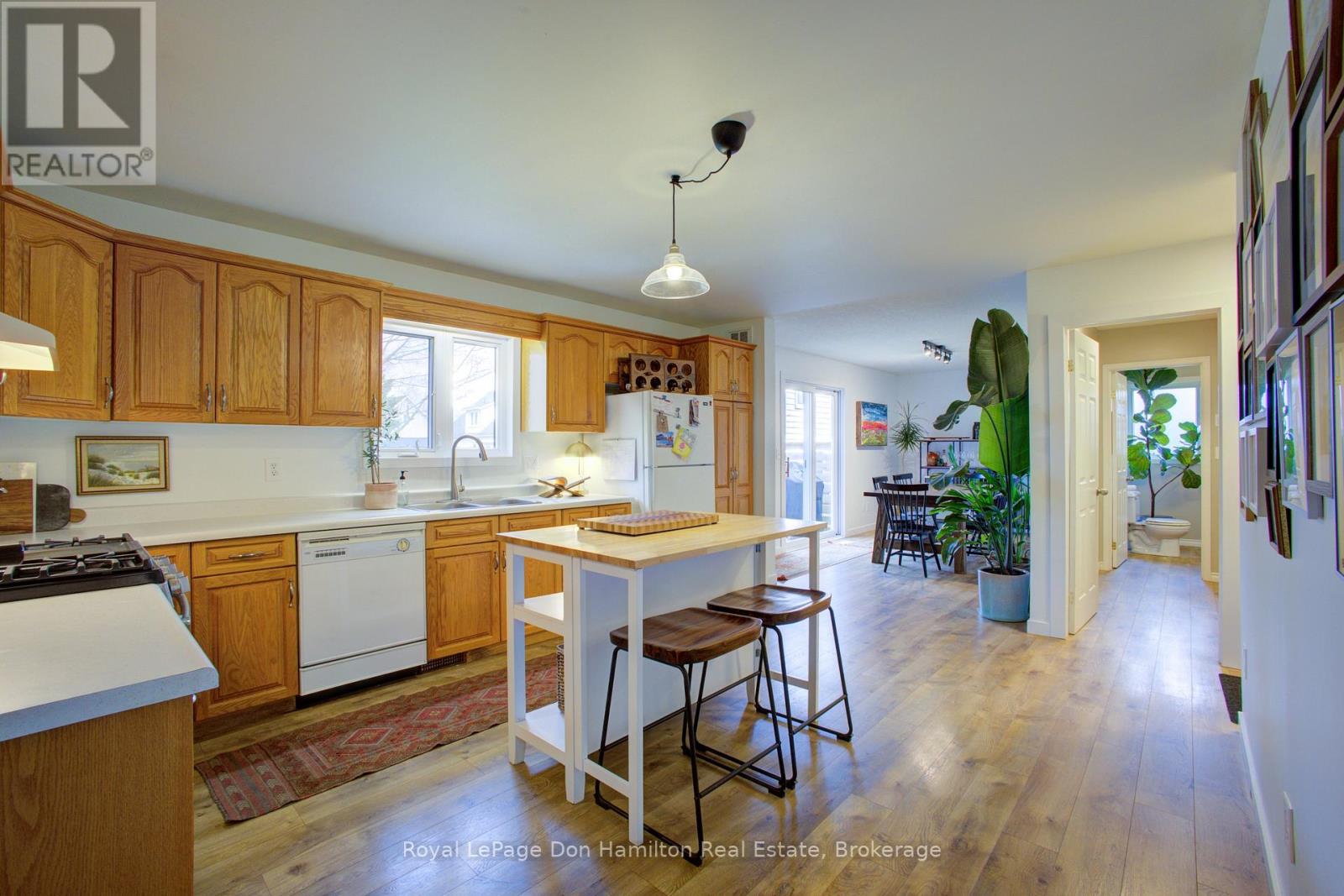 139 Queen Street E, North Perth, Ontario  N4W 3V1 - Photo 10 - X12096008