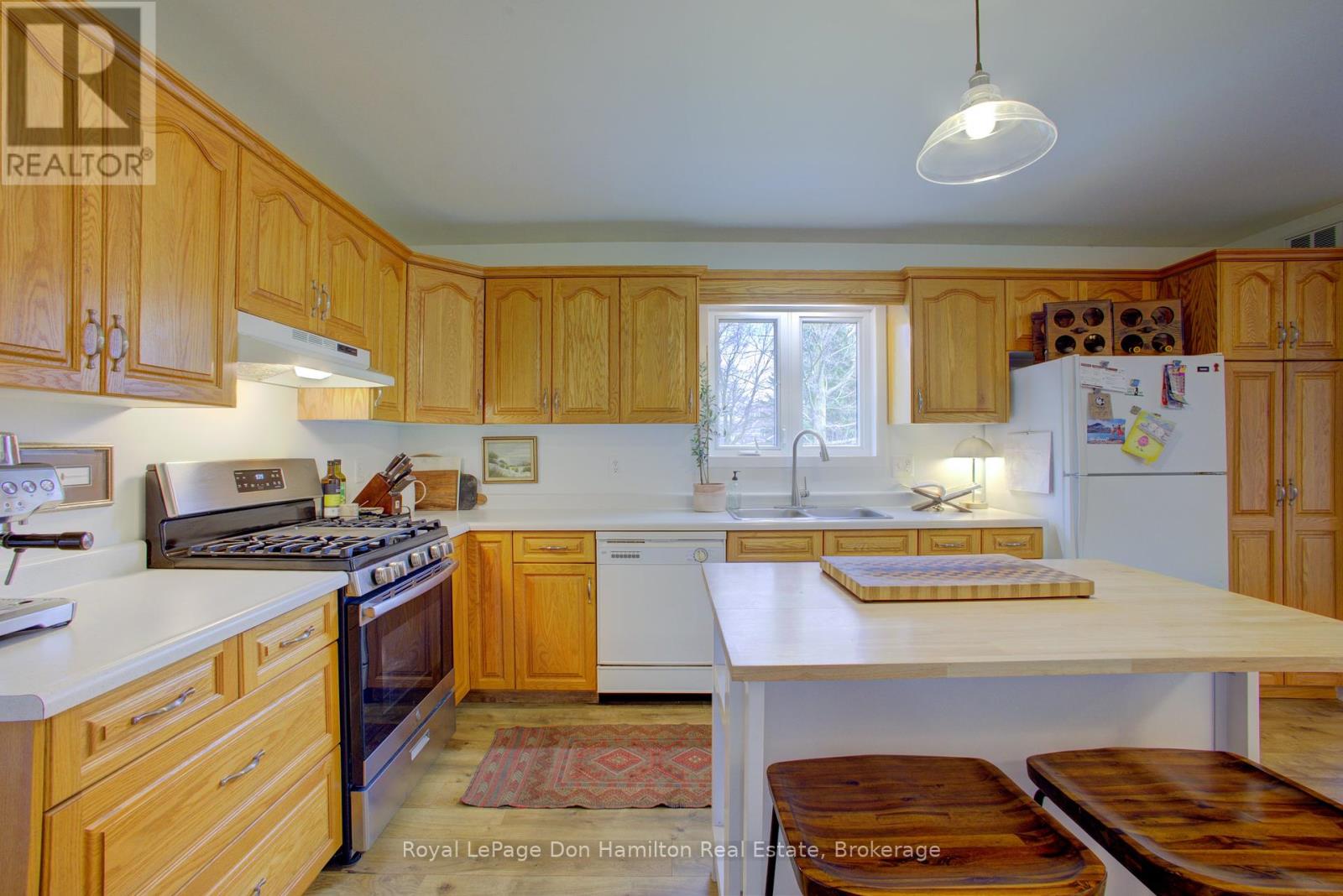 139 Queen Street E, North Perth, Ontario  N4W 3V1 - Photo 11 - X12096008