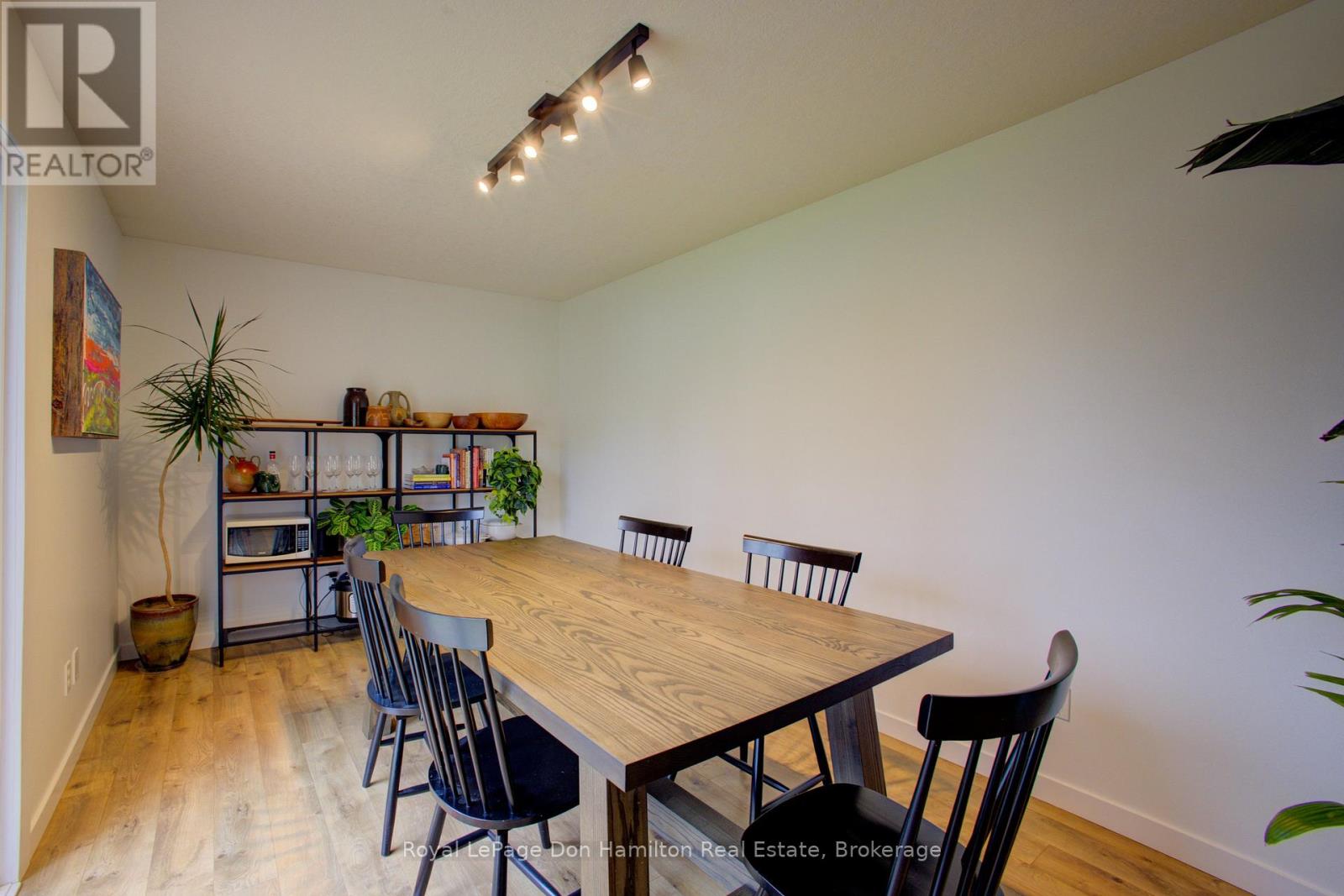 139 Queen Street E, North Perth, Ontario  N4W 3V1 - Photo 16 - X12096008