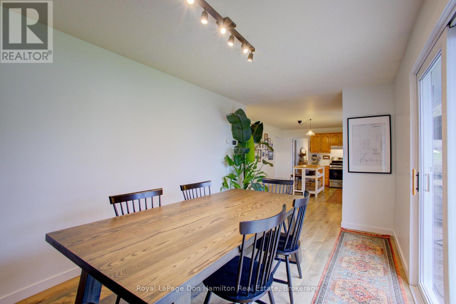 139 Queen Street E, North Perth, Ontario  N4W 3V1 - Photo 17 - X12096008