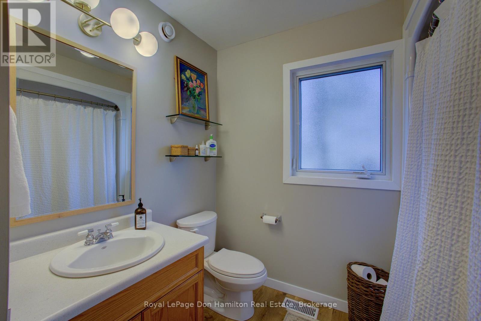 139 Queen Street E, North Perth, Ontario  N4W 3V1 - Photo 20 - X12096008