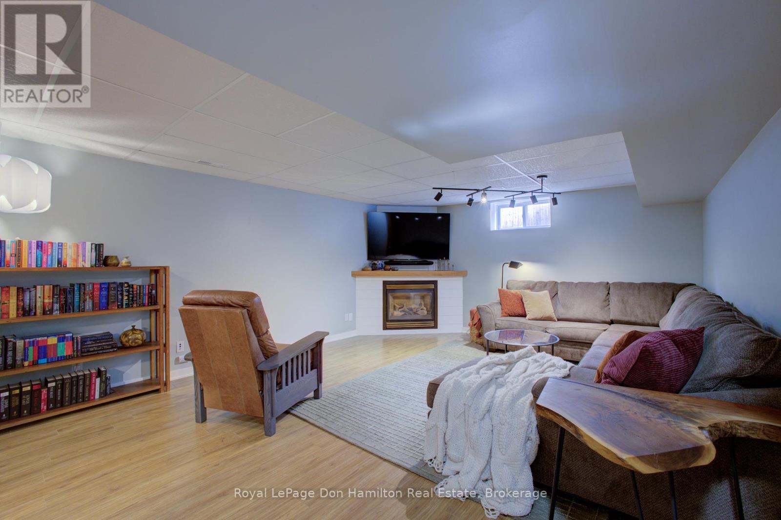 139 Queen Street E, North Perth, Ontario  N4W 3V1 - Photo 26 - X12096008