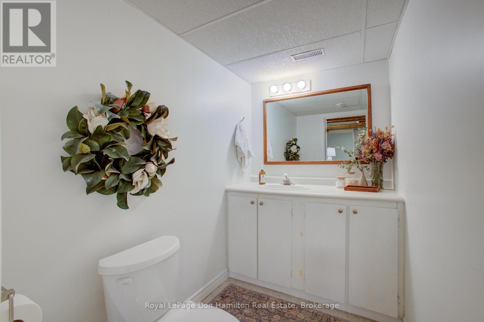 139 Queen Street E, North Perth, Ontario  N4W 3V1 - Photo 31 - X12096008