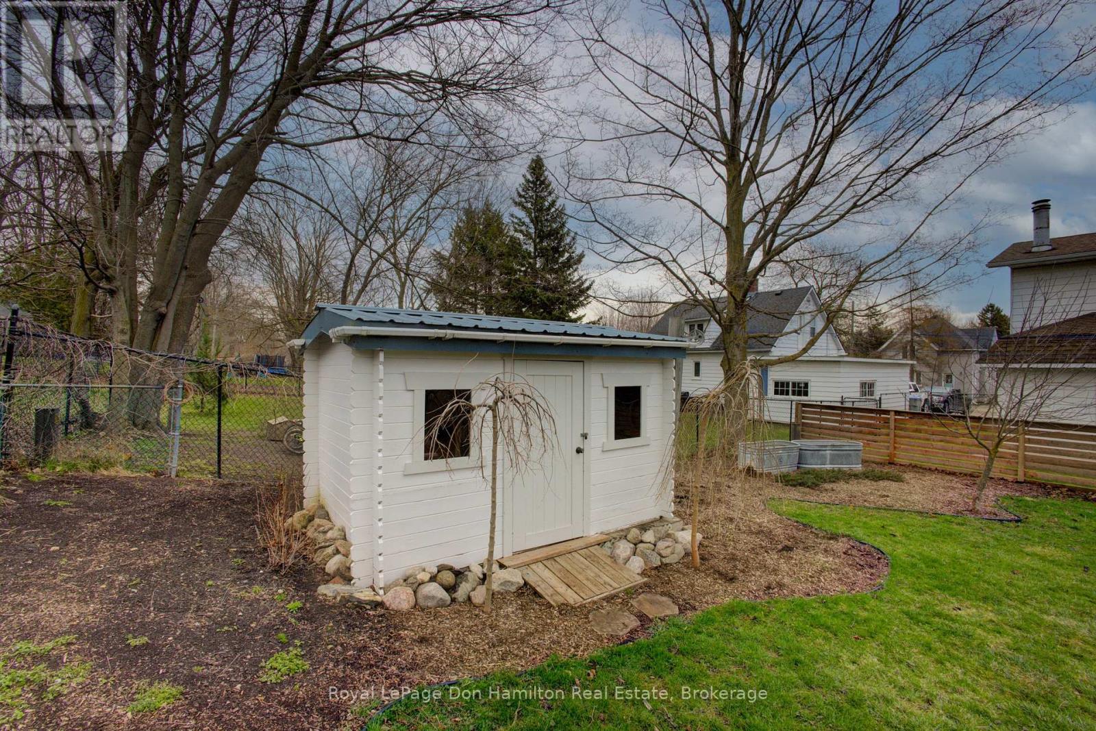139 Queen Street E, North Perth, Ontario  N4W 3V1 - Photo 37 - X12096008