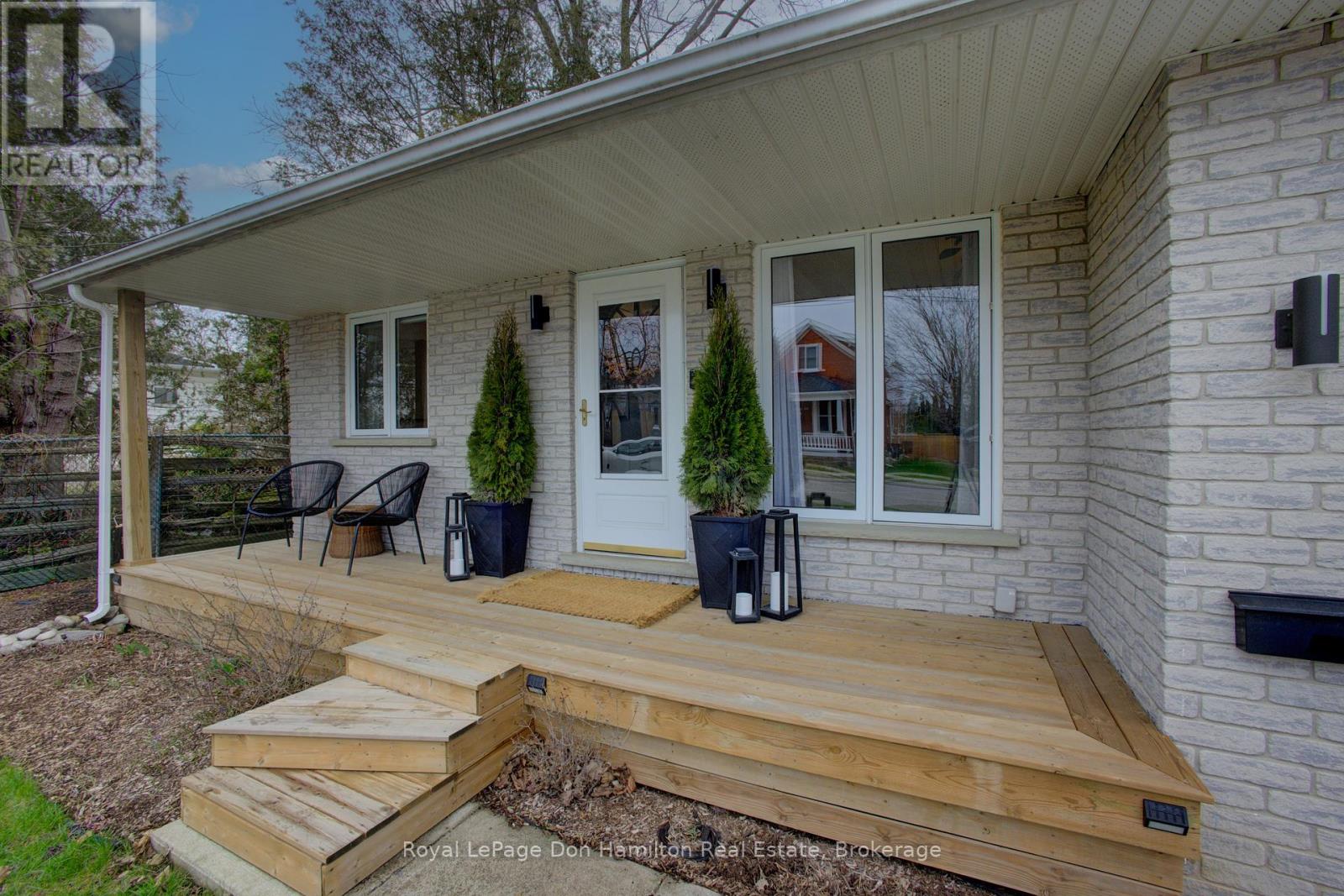 139 Queen Street E, North Perth, Ontario  N4W 3V1 - Photo 4 - X12096008
