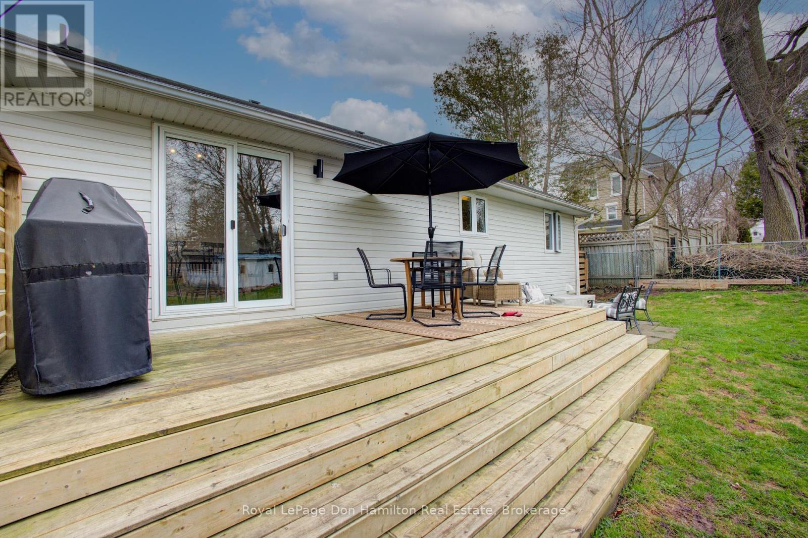139 Queen Street E, North Perth, Ontario  N4W 3V1 - Photo 41 - X12096008